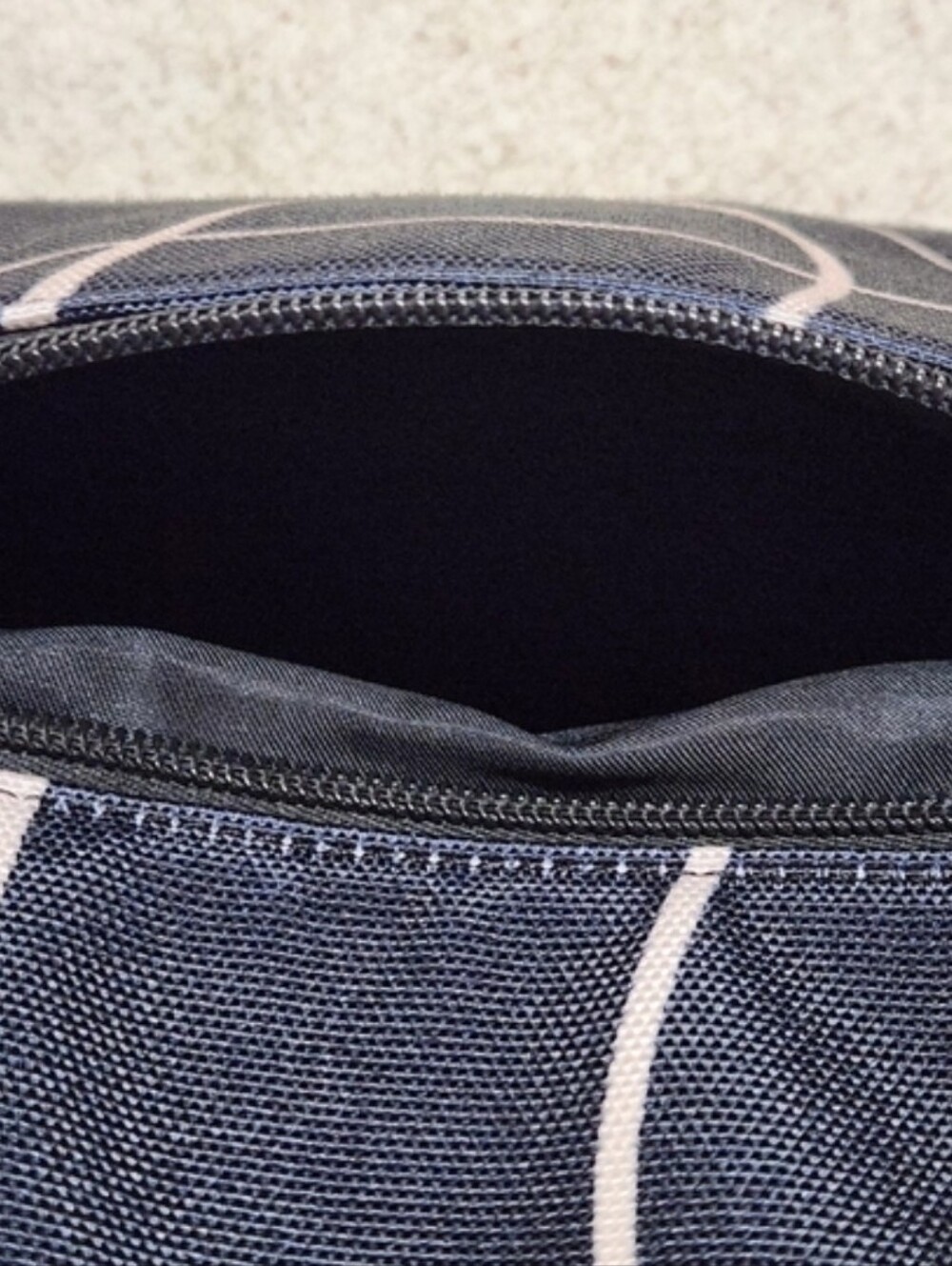 Mali + Lili Abstract Print Weekender Duffel Bag Black Cream Travel Carry On NWOT - Picture 9 of 11